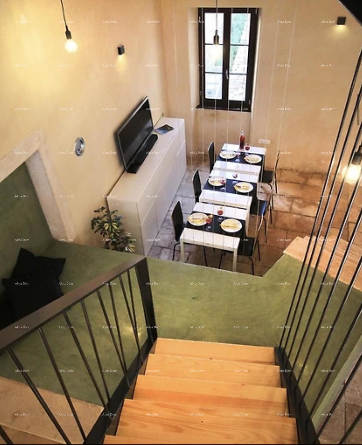 Rinnovata! Vendita di una vecchia villa del 17° secolo a Vodnjan.