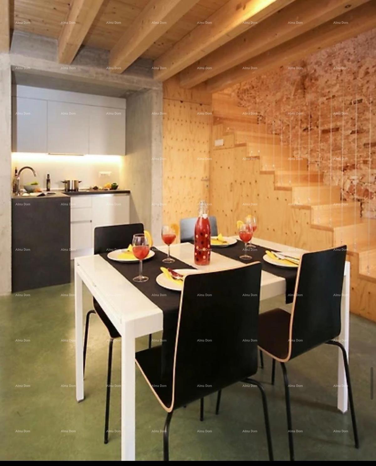 Rinnovata! Vendita di una vecchia villa del 17° secolo a Vodnjan.