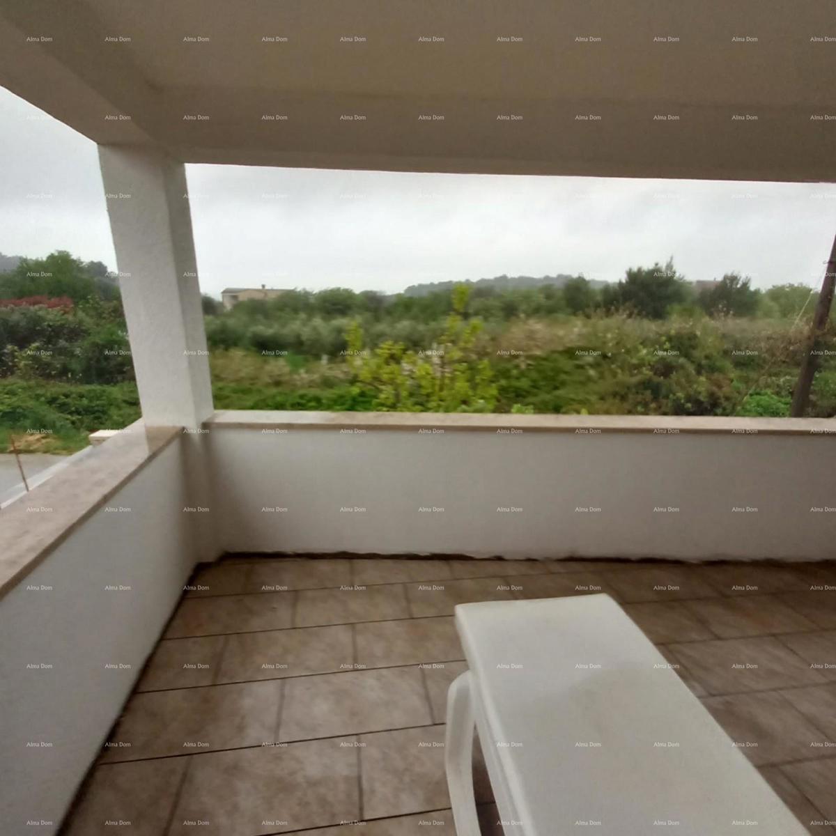 IN VENDITA – Casa con due appartamenti separati, Premantura