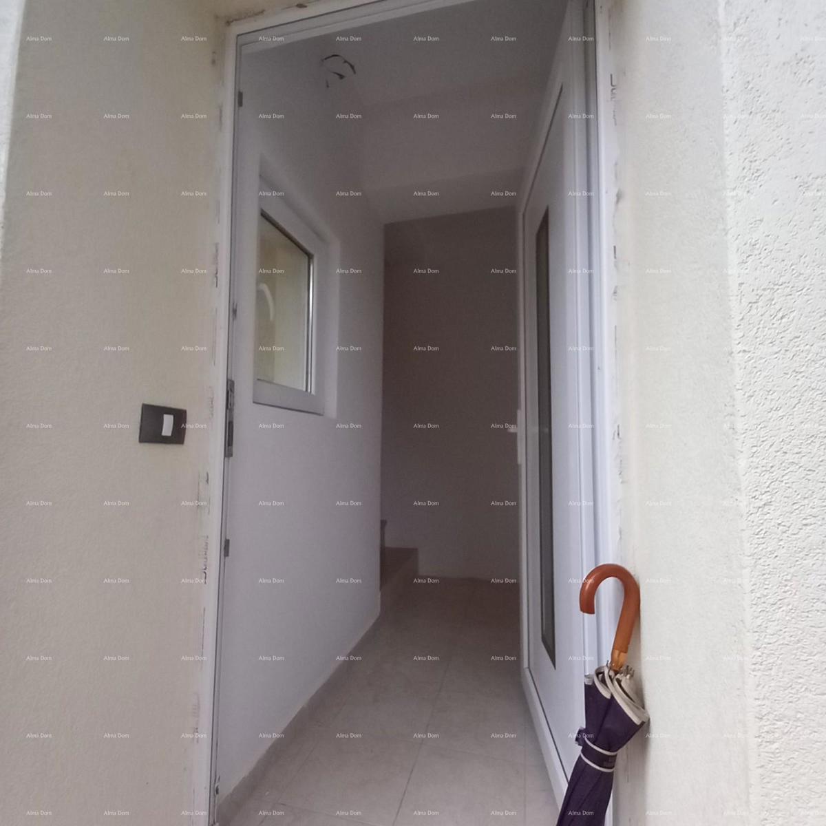 IN VENDITA – Casa con due appartamenti separati, Premantura