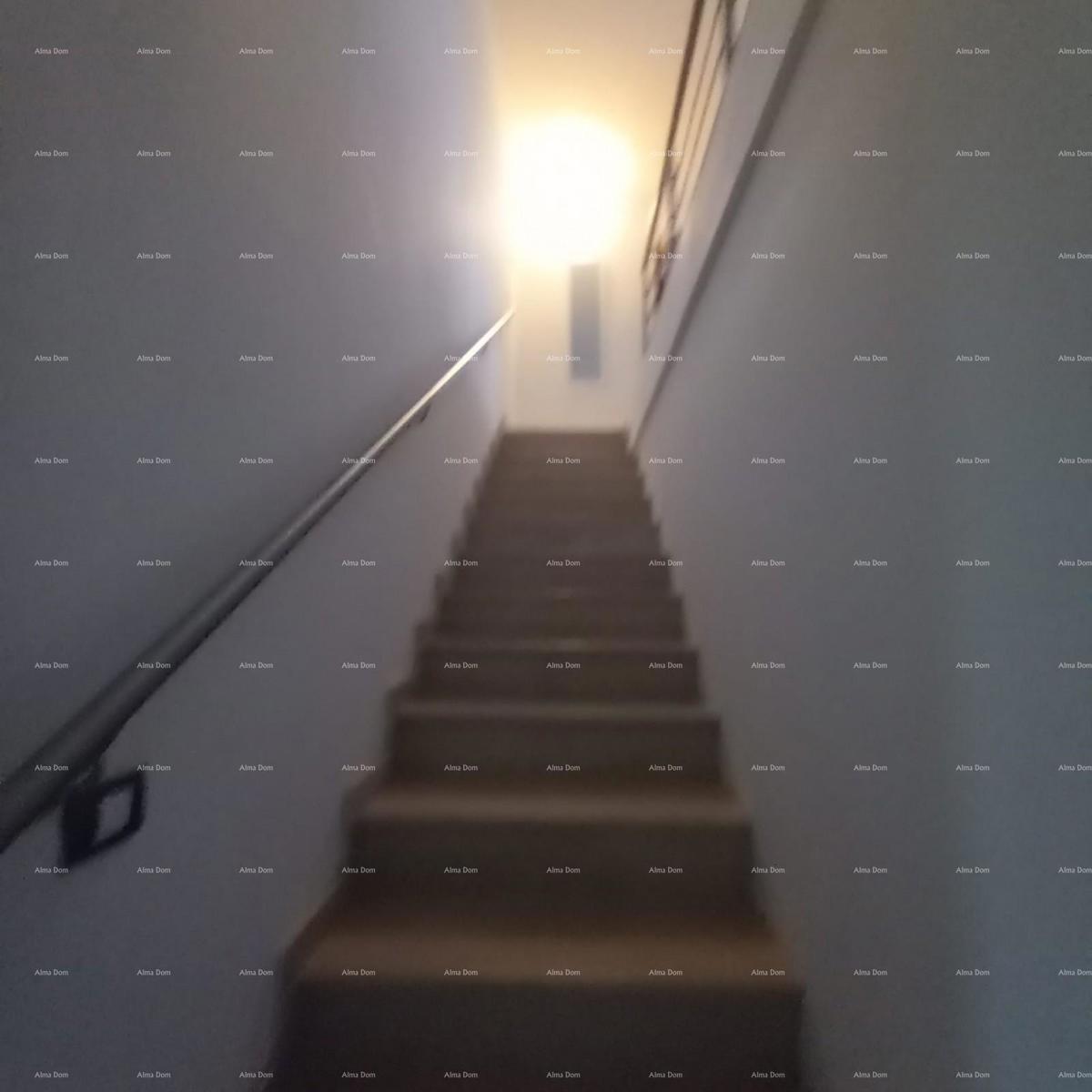 IN VENDITA – Casa con due appartamenti separati, Premantura