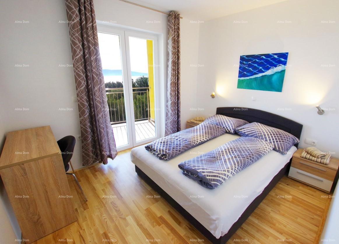 Raša, affascinante casa con appartamenti e piscina con vista panoramica sul mare