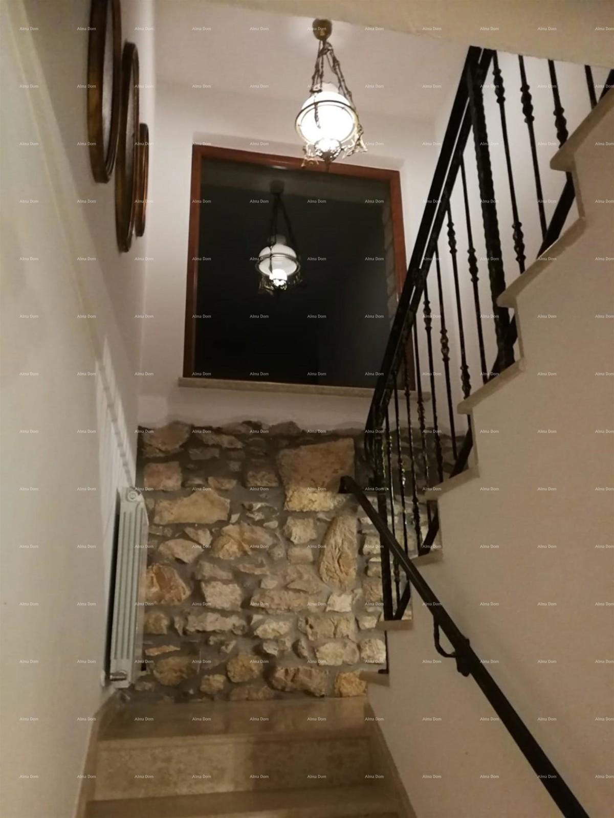 Labin, Casa in pietra con piscina e ampio giardino