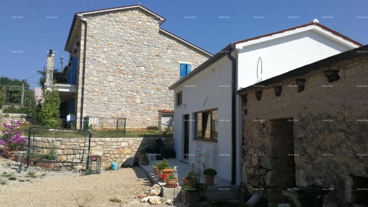Labin, Casa in pietra con piscina e ampio giardino