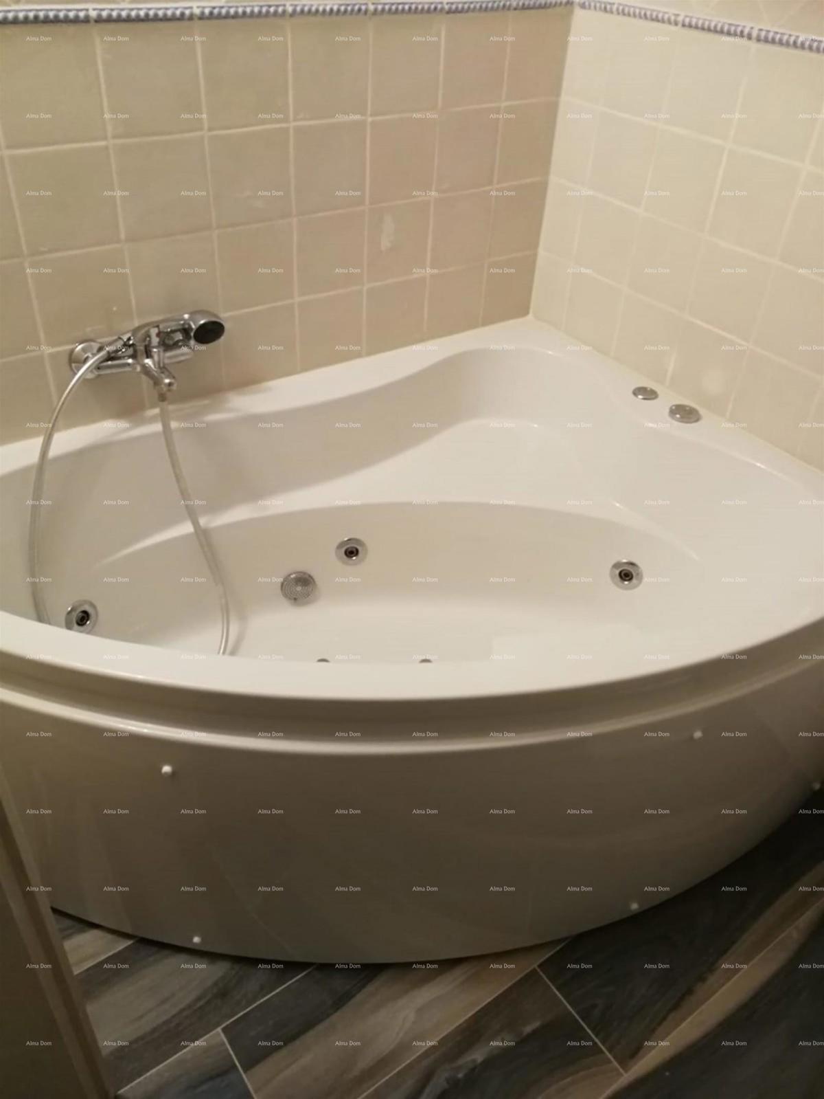 Labin, Casa in pietra con piscina e ampio giardino