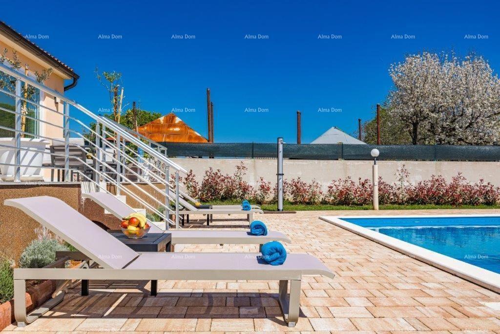 Lussuosa villa con piscina in vendita – Istria, dintorni di Barbana