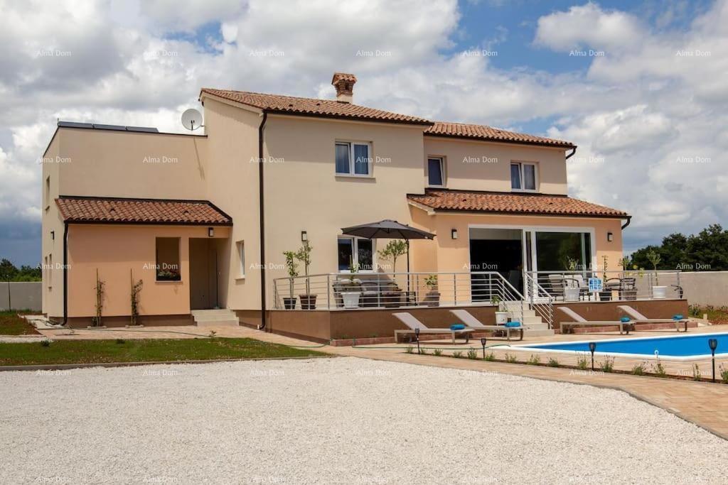 Lussuosa villa con piscina in vendita – Istria, dintorni di Barbana