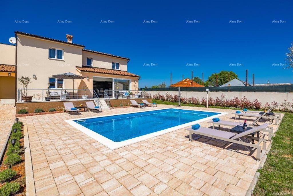Lussuosa villa con piscina in vendita – Istria, dintorni di Barbana