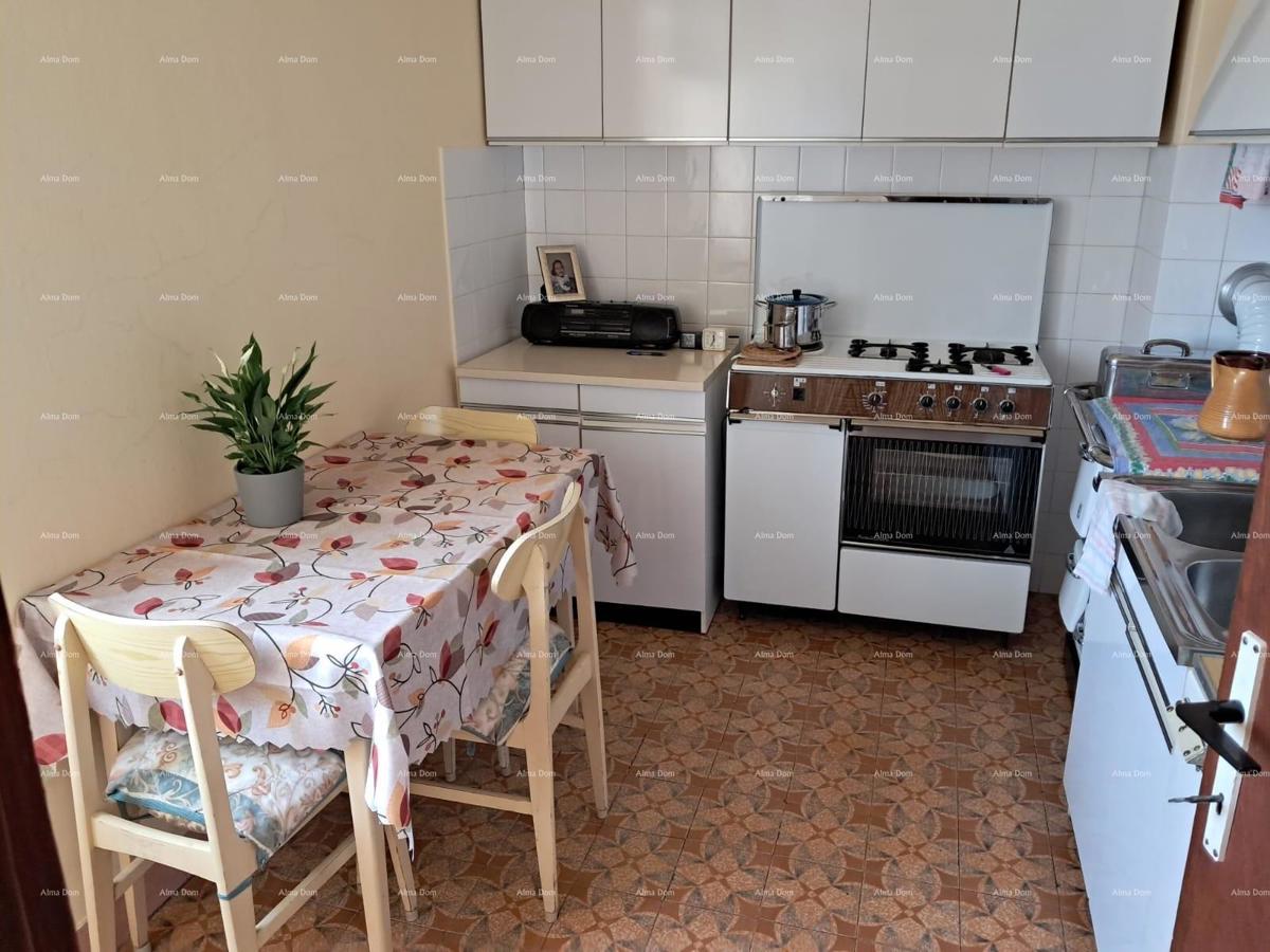 Buje! Casa su tre piani in centro