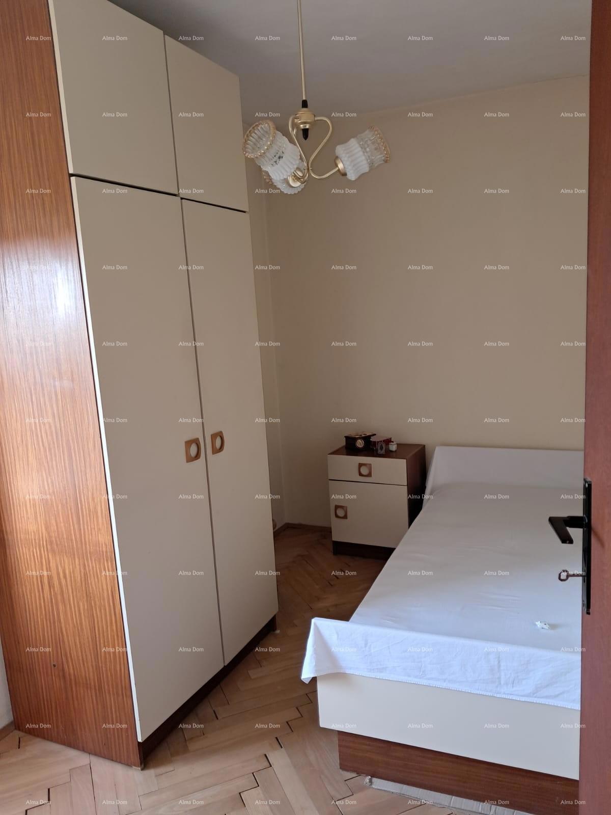 Buje! Casa su tre piani in centro