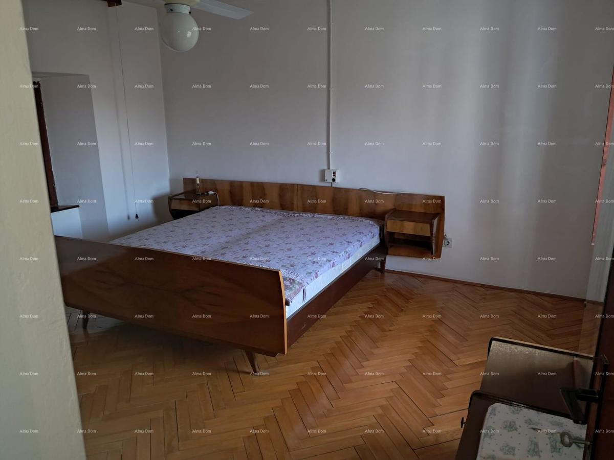 Buje! Casa su tre piani in centro