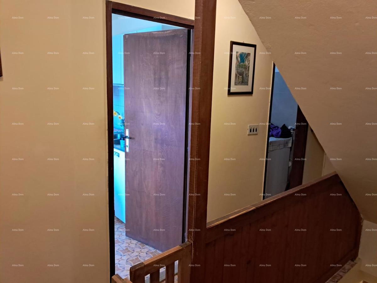 Buje! Casa su tre piani in centro