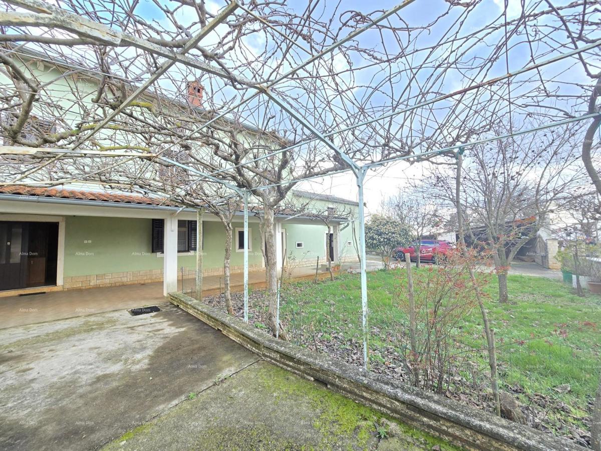 Autentica proprietà istriana vicino a Žminj – casa con grande potenziale!