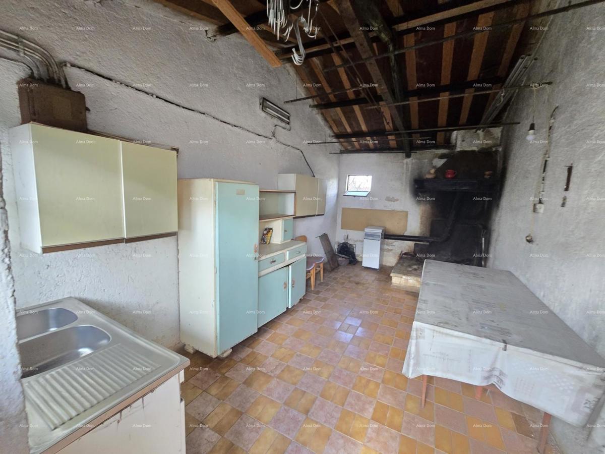 Autentica proprietà istriana vicino a Žminj – casa con grande potenziale!