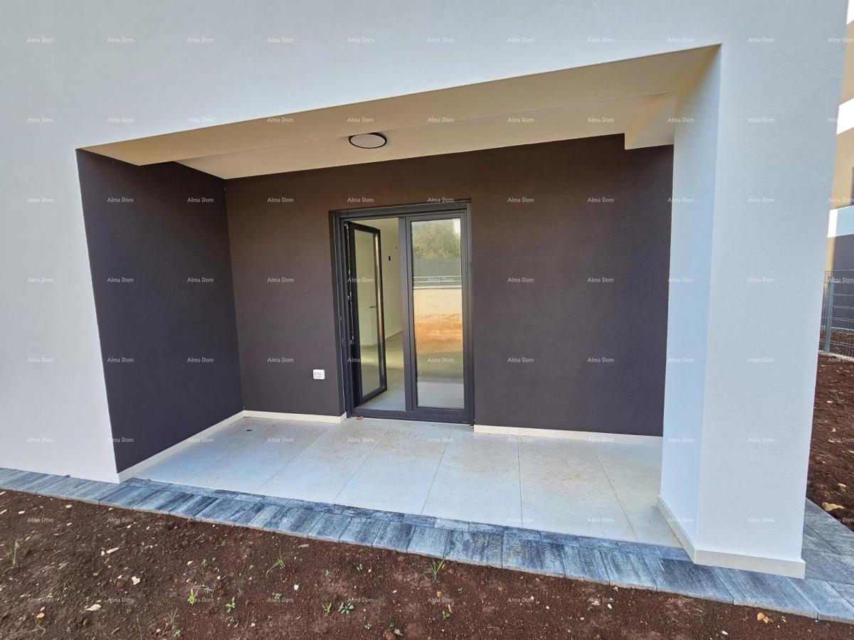 Appartamento bilocale con giardino vicino al mare. MEDULIN.