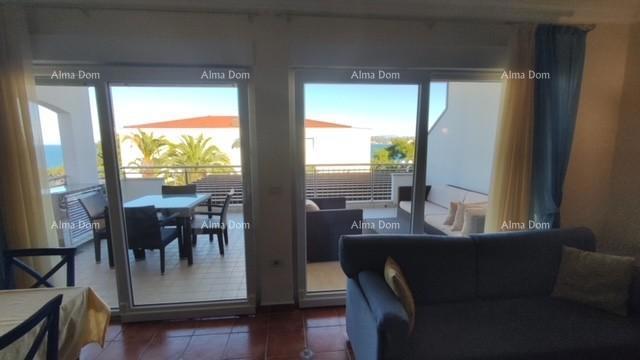 Vendita - appartamento in un complesso residenziale attraente con vista mare! 200m dal mare e dalle spiagge, Umago!