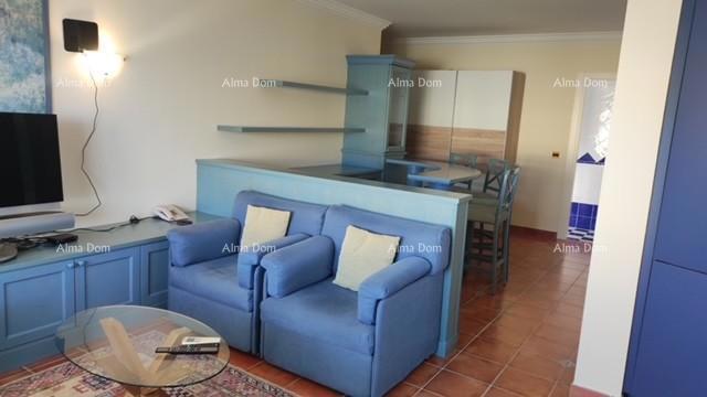 Vendita - appartamento in un complesso residenziale attraente con vista mare! 200m dal mare e dalle spiagge, Umago!