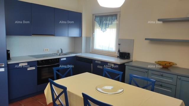 Vendita - appartamento in un complesso residenziale attraente con vista mare! 200m dal mare e dalle spiagge, Umago!