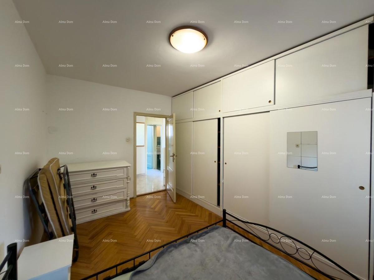 Vendiamo un appartamento in ottima posizione a Pola!