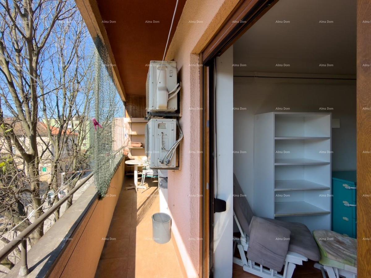 Vendiamo un appartamento in ottima posizione a Pola!