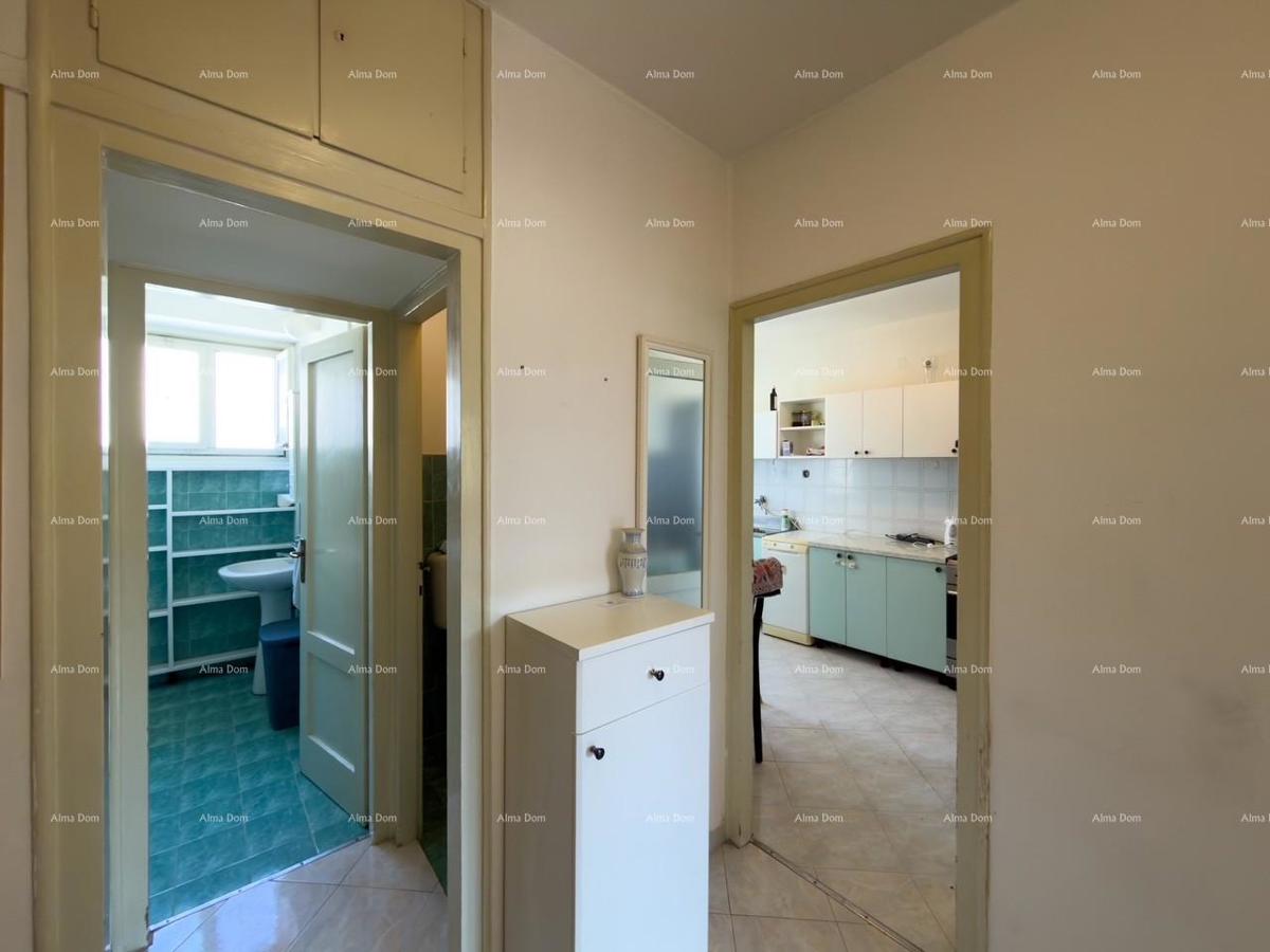 Vendiamo un appartamento in ottima posizione a Pola!