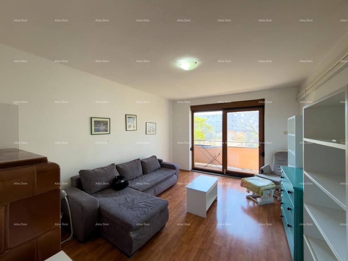 Vendiamo un appartamento in ottima posizione a Pola!