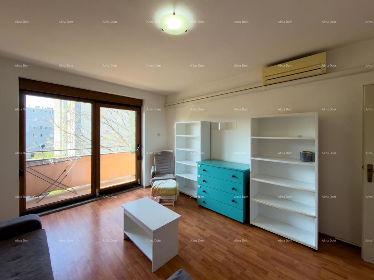 Vendiamo un appartamento in ottima posizione a Pola!