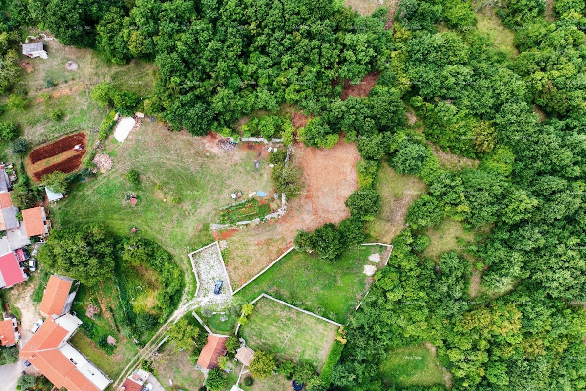 Top Land vicino a Barban