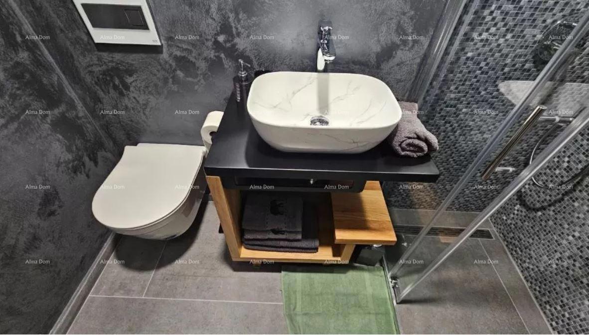 Appartamento monolocale al 1° piano e camera con bagno al piano terra con terrazzo comune