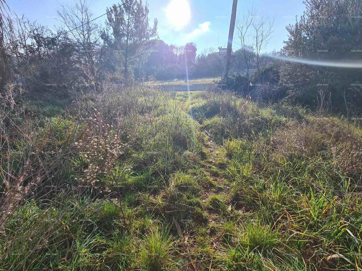 Terreno edificabile Vintijan – 800 m2 – lungo la strada