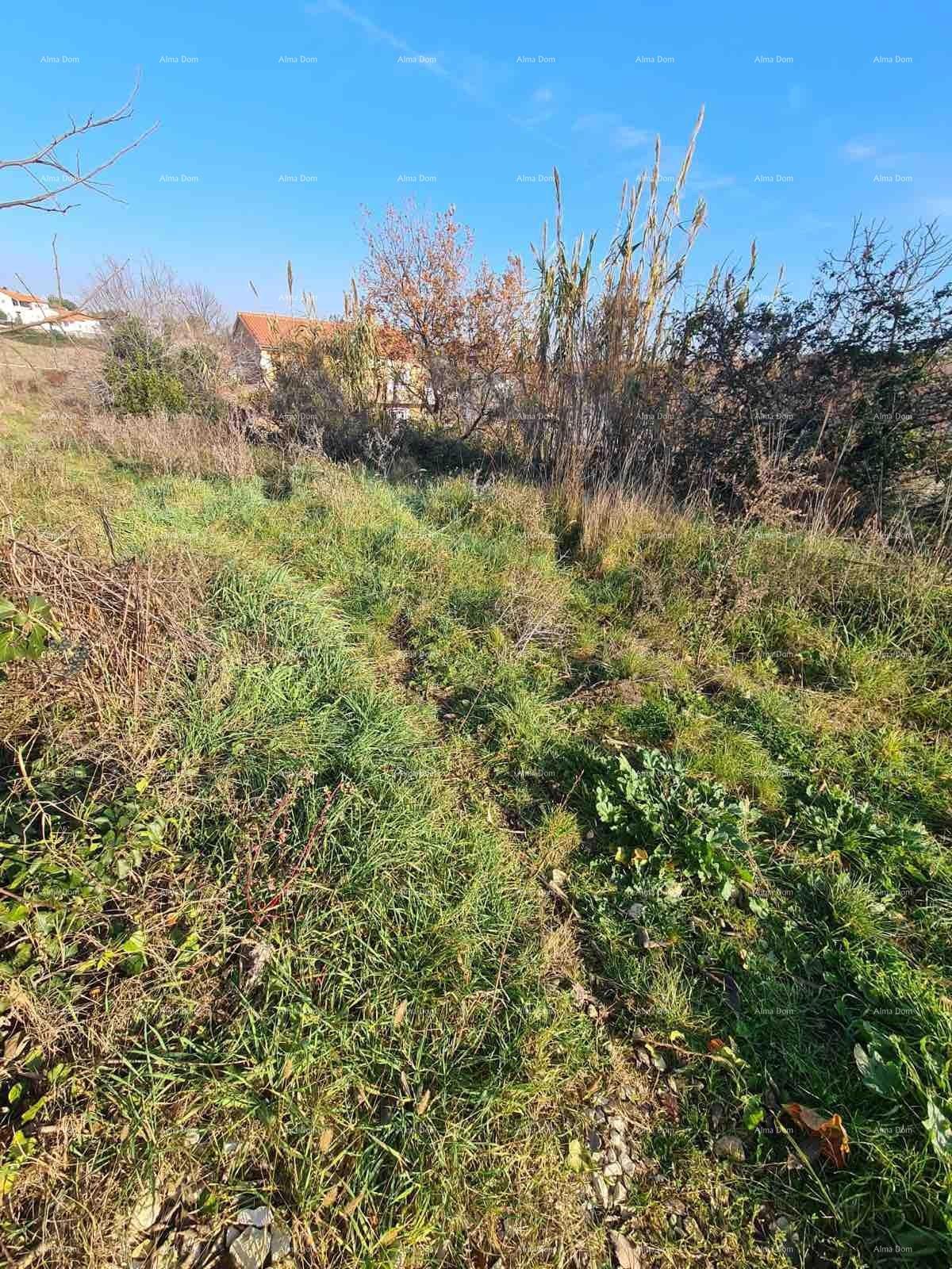 Terreno edificabile Vintijan – 800 m2 – lungo la strada