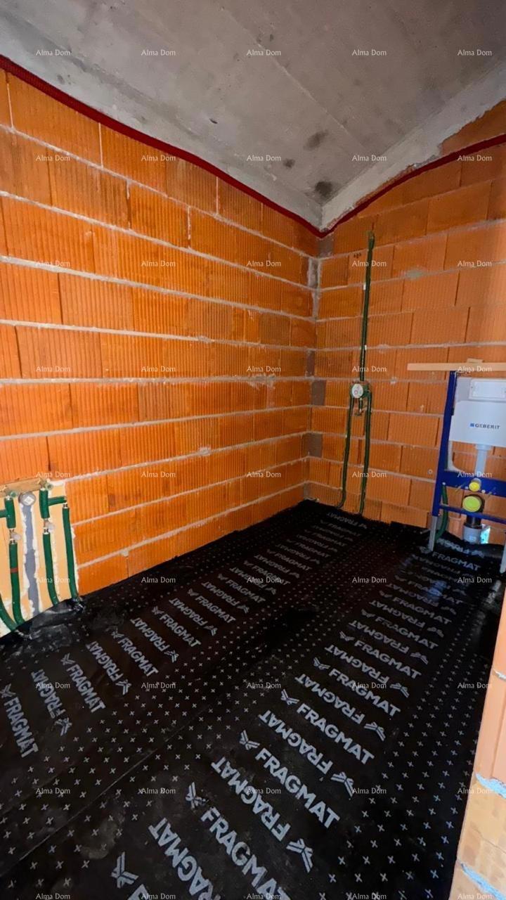 Barban Kožljani, un piccolo villaggio istriano, avviata la costruzione di due case bifamiliari.