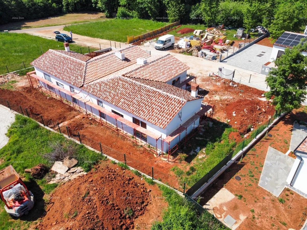 Barban Kožljani, un piccolo villaggio istriano, avviata la costruzione di due case bifamiliari.