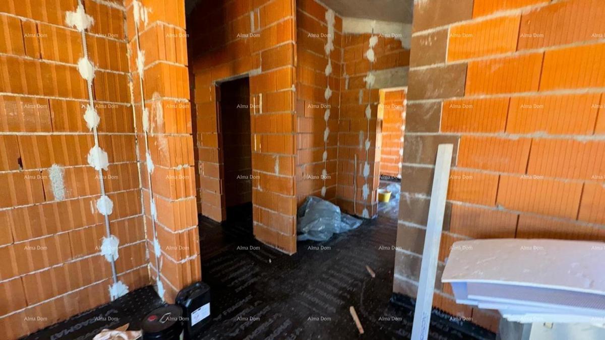 Barban Kožljani, un piccolo villaggio istriano, avviata la costruzione di due case bifamiliari.