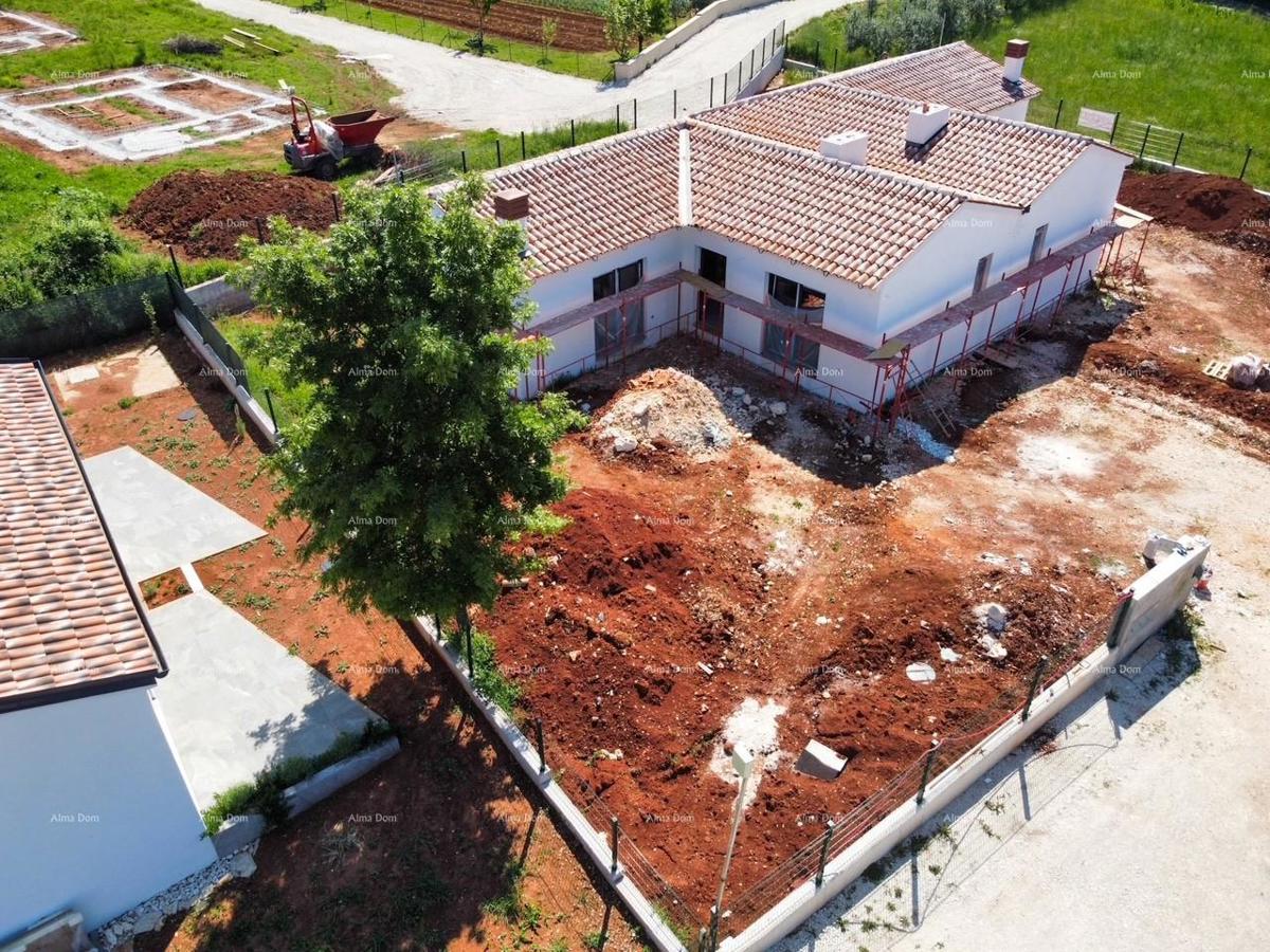 Barban Kožljani, un piccolo villaggio istriano, avviata la costruzione di due case bifamiliari.