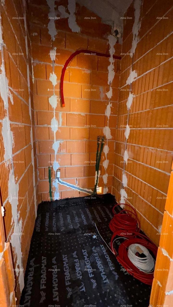 Barban Kožljani, un piccolo villaggio istriano, avviata la costruzione di due case bifamiliari.