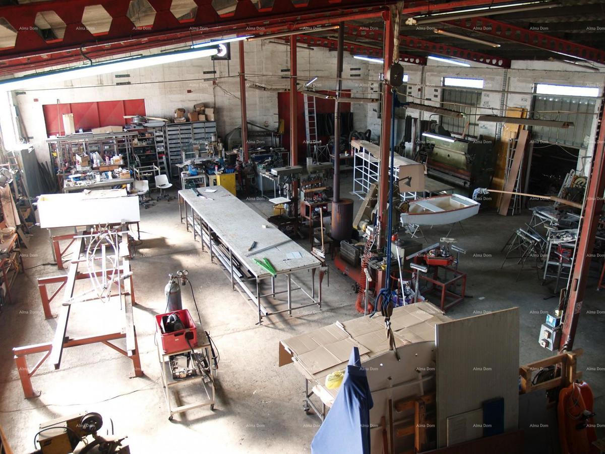 Ližnjan – Edificio commerciale con terreno edificabile aggiuntivo in posizione centrale e attraente