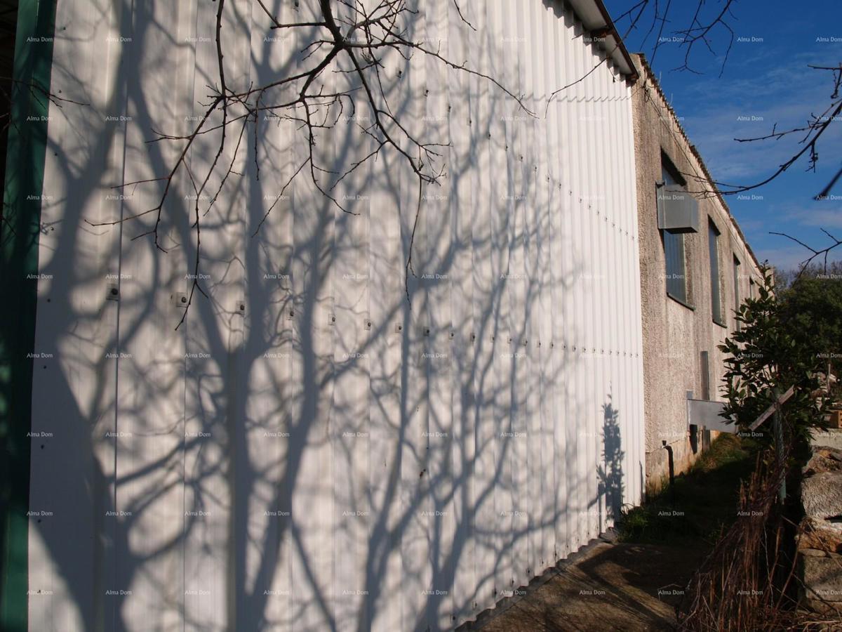 Ližnjan – Edificio commerciale con terreno edificabile aggiuntivo in posizione centrale e attraente