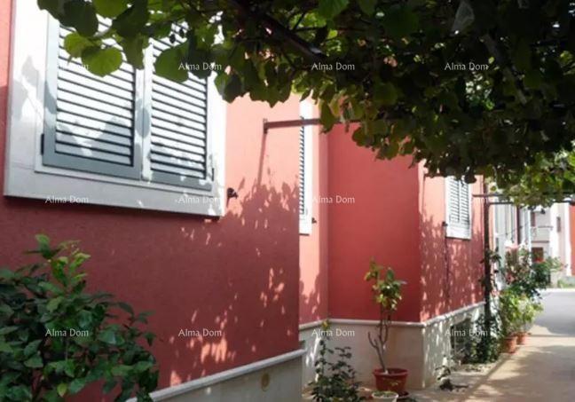 Casa con 14 appartamenti vicino al centro storico di Rovigno