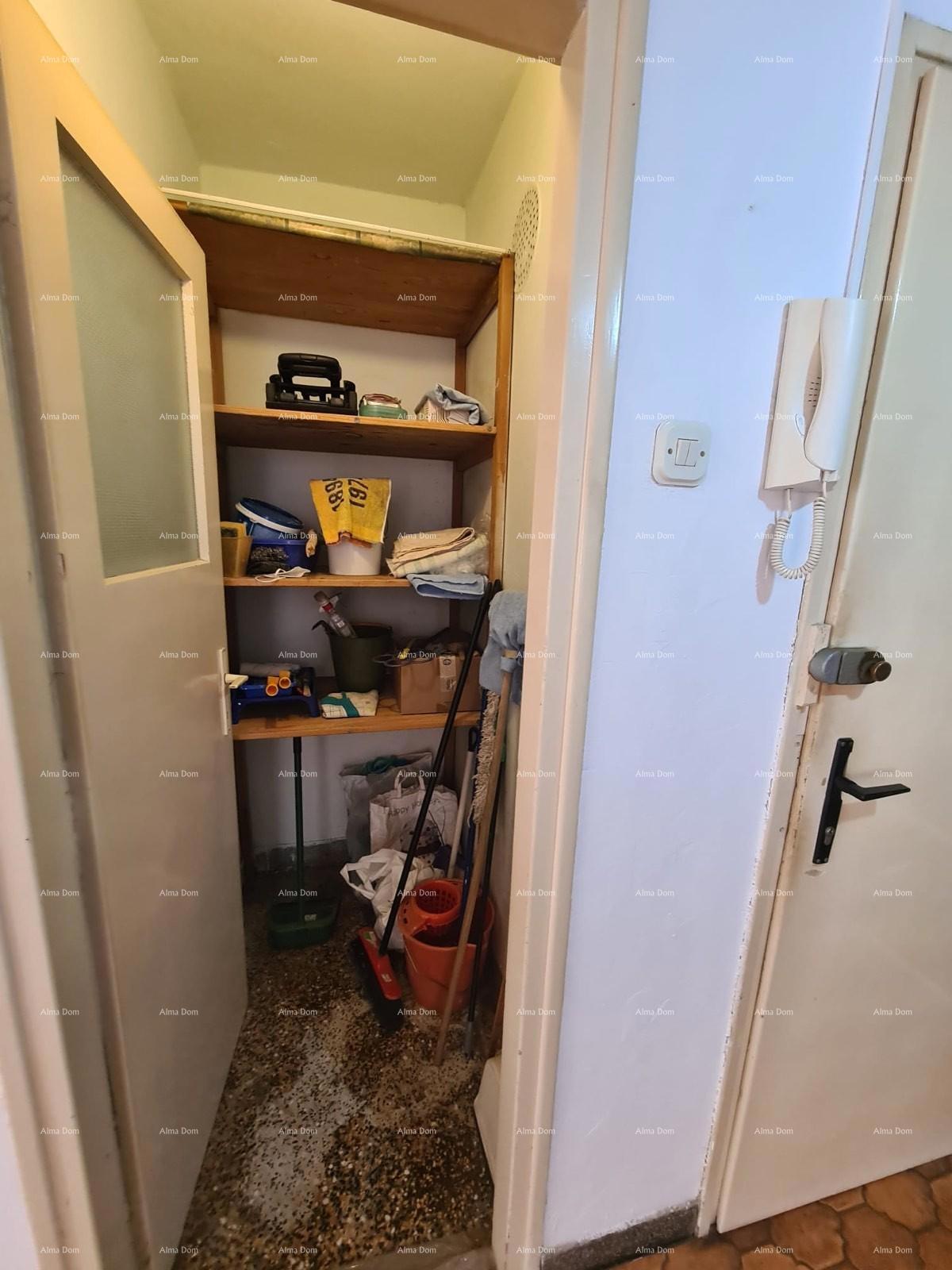 Vendita - appartamento con due camere da letto in ottima posizione, Pola!