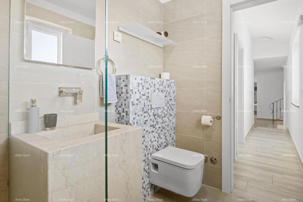 Vendere una bellissima, lussuosa villa istriana in una posizione attraente, Pošesi, Medolino!