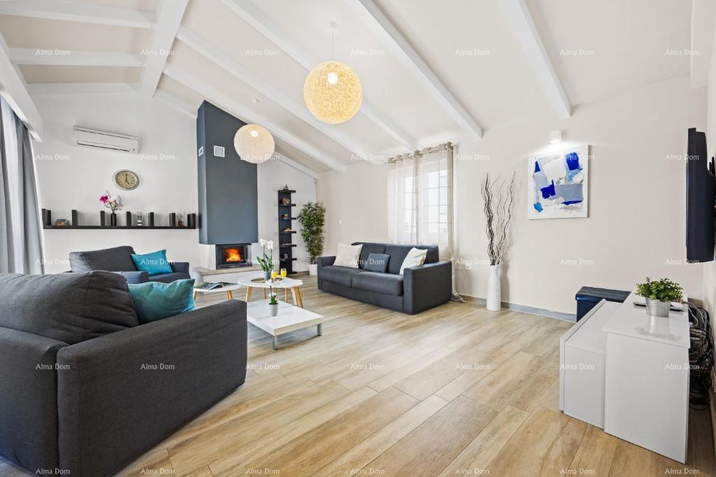 Vendere una bellissima, lussuosa villa istriana in una posizione attraente, Pošesi, Medolino!