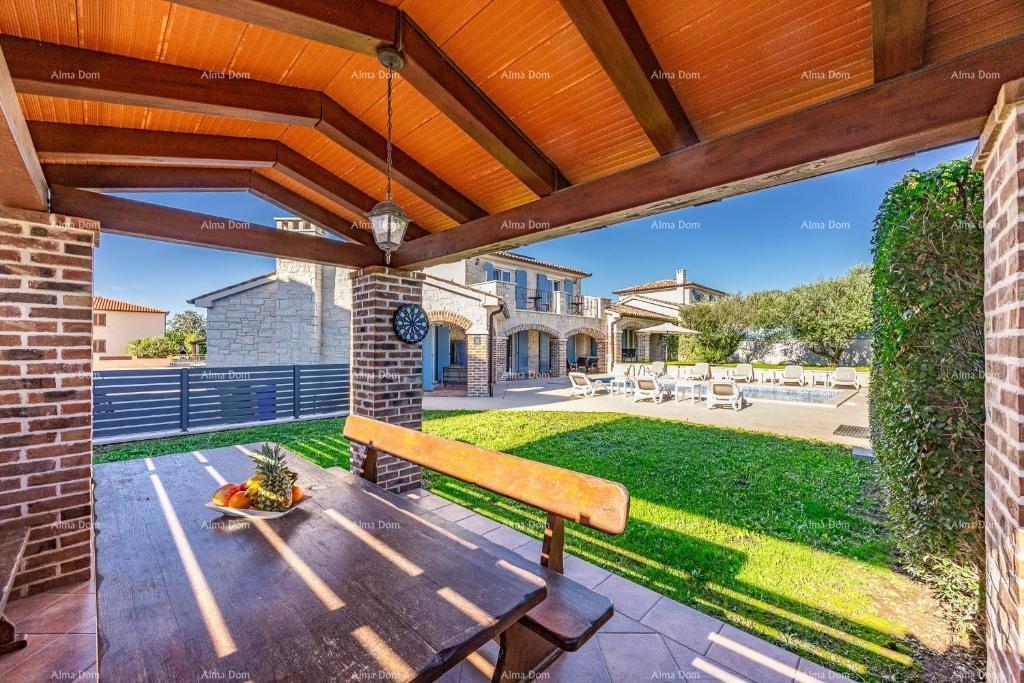 Vendere una bellissima, lussuosa villa istriana in una posizione attraente, Pošesi, Medolino!