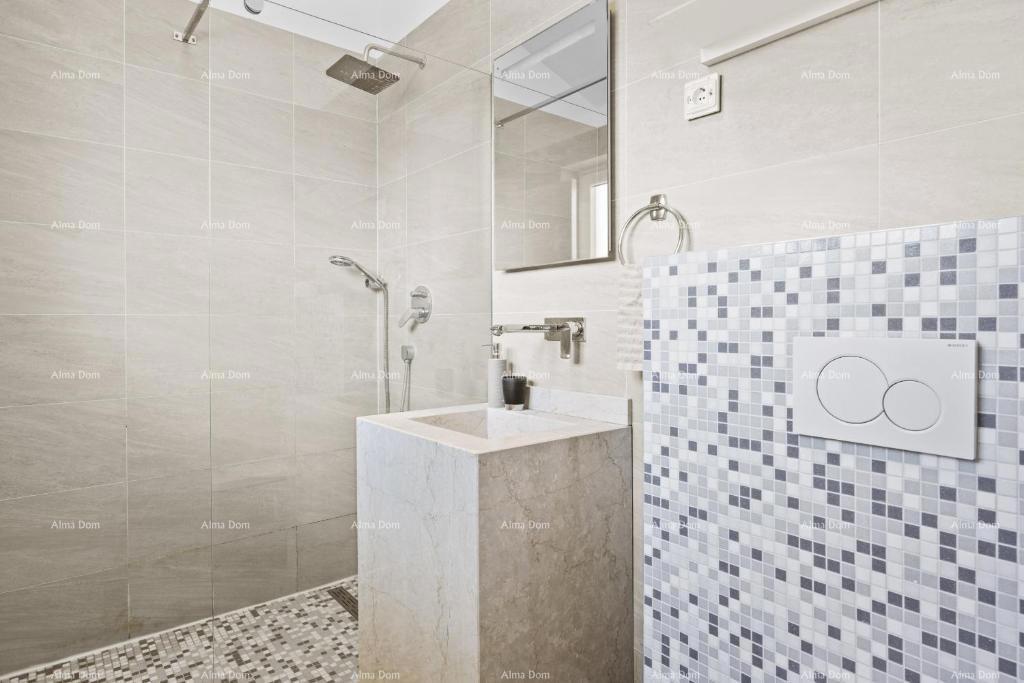 Vendere una bellissima, lussuosa villa istriana in una posizione attraente, Pošesi, Medolino!