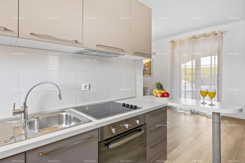 Vendere una bellissima, lussuosa villa istriana in una posizione attraente, Pošesi, Medolino!