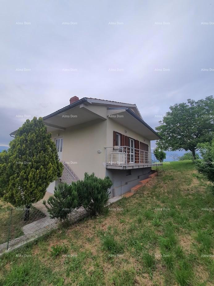 Casa familiare con garage, cantina e possibilità di acquisto di terreno aggiuntivo – 30 min da Pola