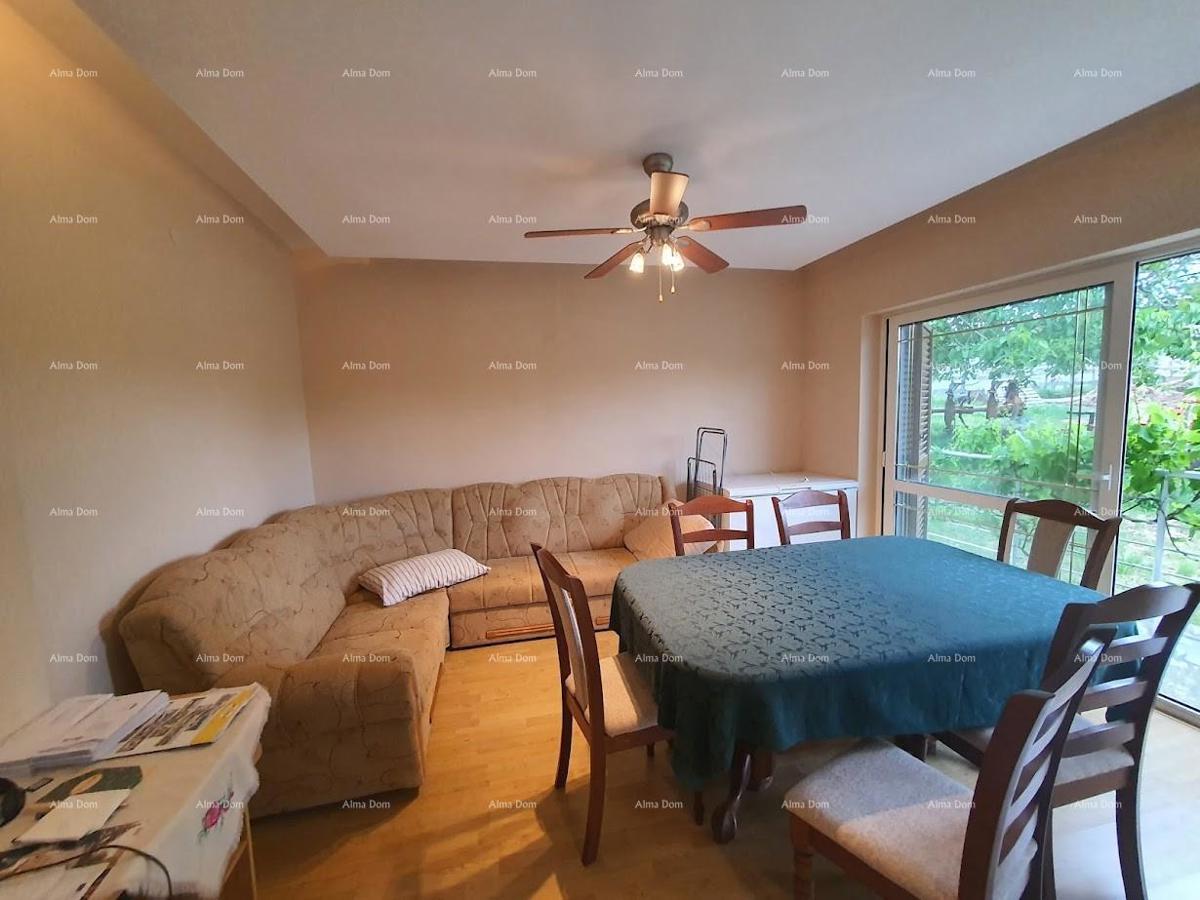 Casa familiare con garage, cantina e possibilità di acquisto di terreno aggiuntivo – 30 min da Pola