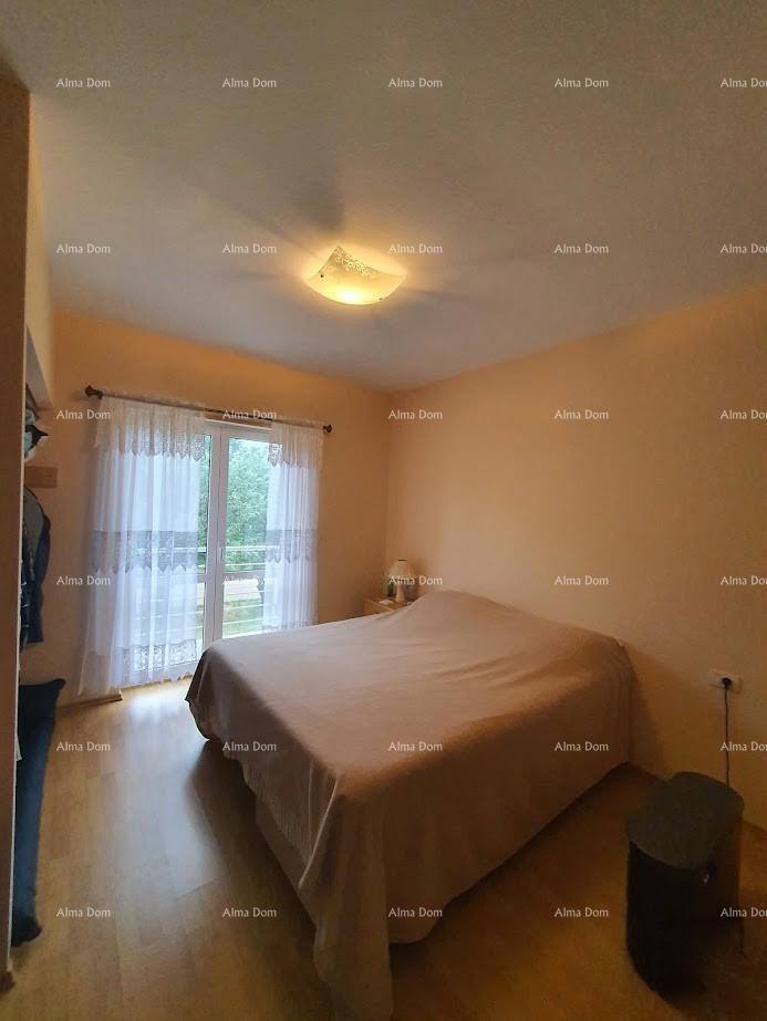 Casa familiare con garage, cantina e possibilità di acquisto di terreno aggiuntivo – 30 min da Pola