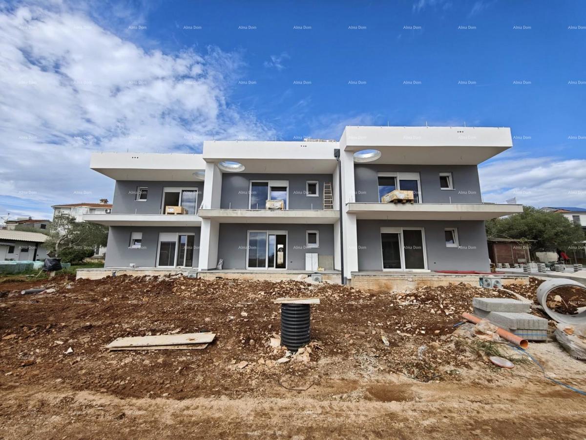 ZAMBRATIJA – Appartamento con giardino, 500 m dal mare