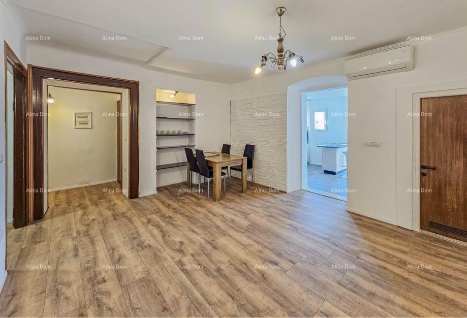 Istra Buje appartamento 56 m2 in centro 2 camere da letto ristrutturato.